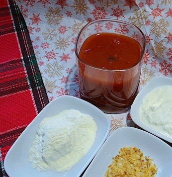 1. Этап. Буженина из индейки в соусе: Для подачи горячего приготовить соус.