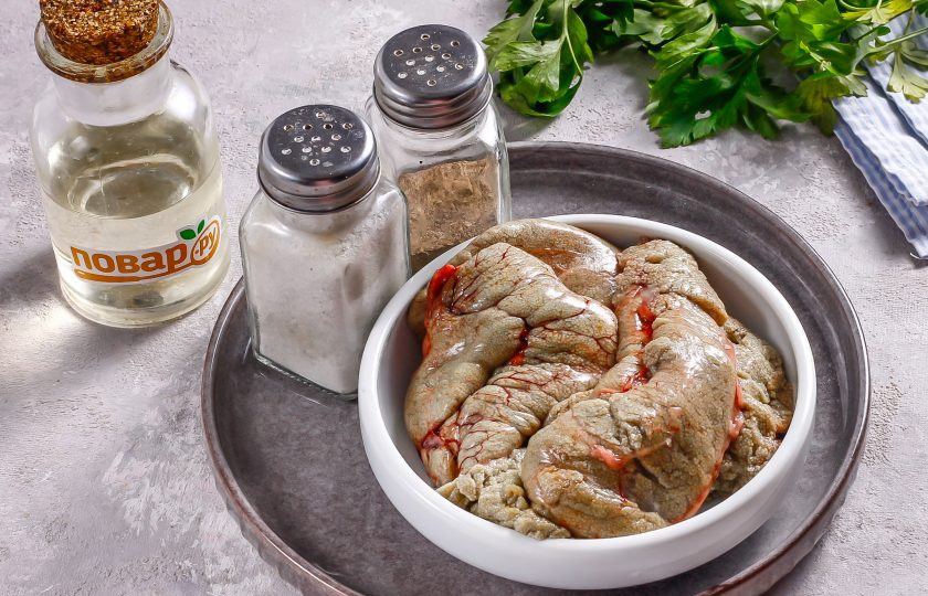 1. Этап. Жареная икра сазана: Подготовьте указанные ингредиенты.