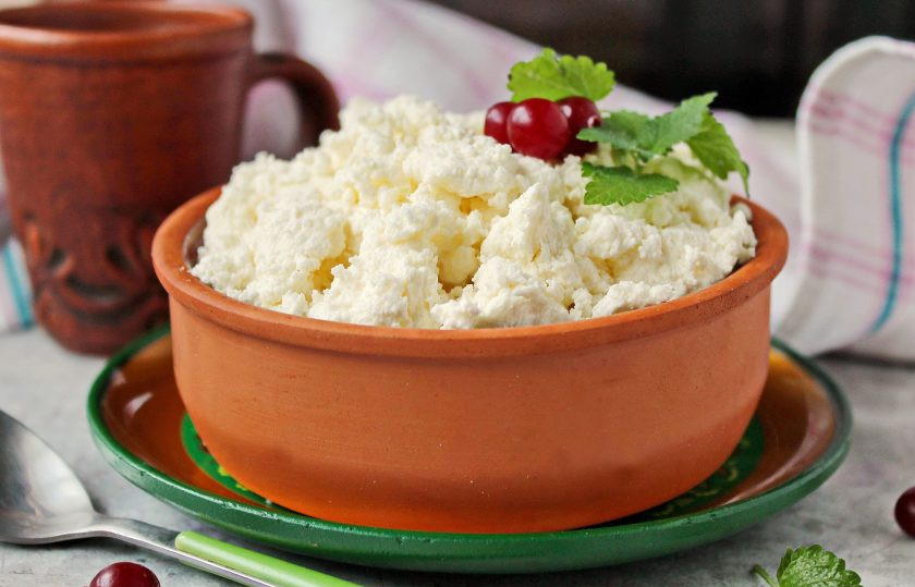 1. Этап. Вкусный домашний творог из молока и сметаны: Вкусный домашний творог из молока и сметаны готов! Приятного аппетита!