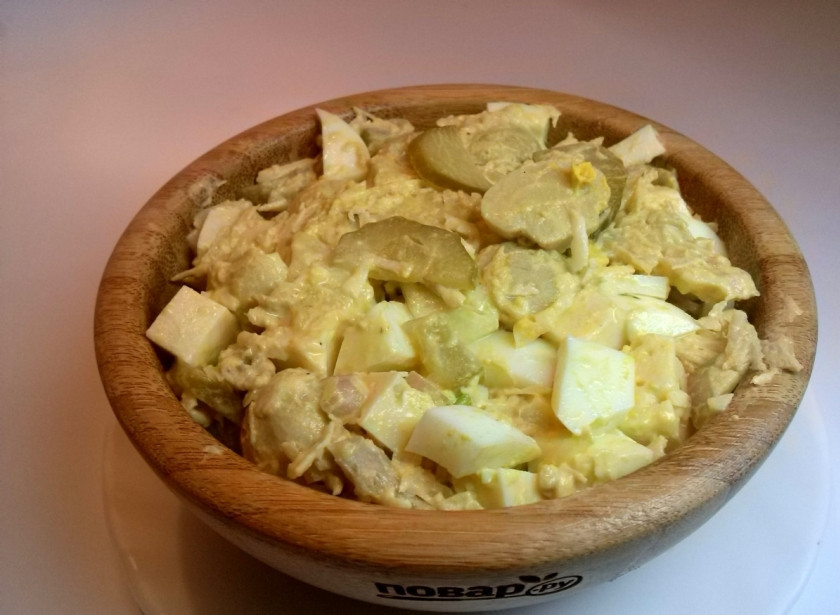 1. Этап. Салат Сытый папа: Перемешайте все, посолите по вкусу и заправьте майонезом.