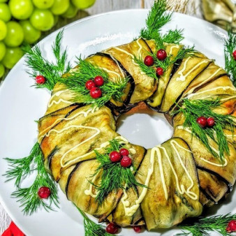 Салат с баклажанами и индейкой