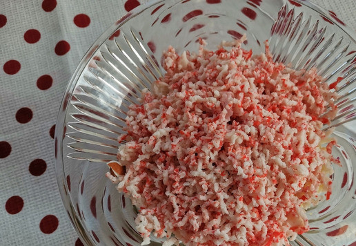 1. Этап. Салат Светленький: крабовые палочки