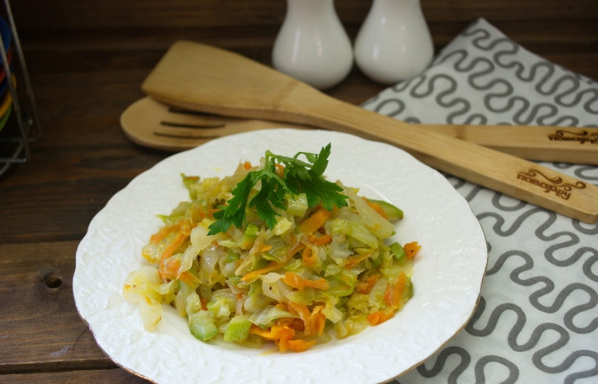 1. Этап. Рагу из кабачков и капусты: Приятного аппетита. Подавать горячим.