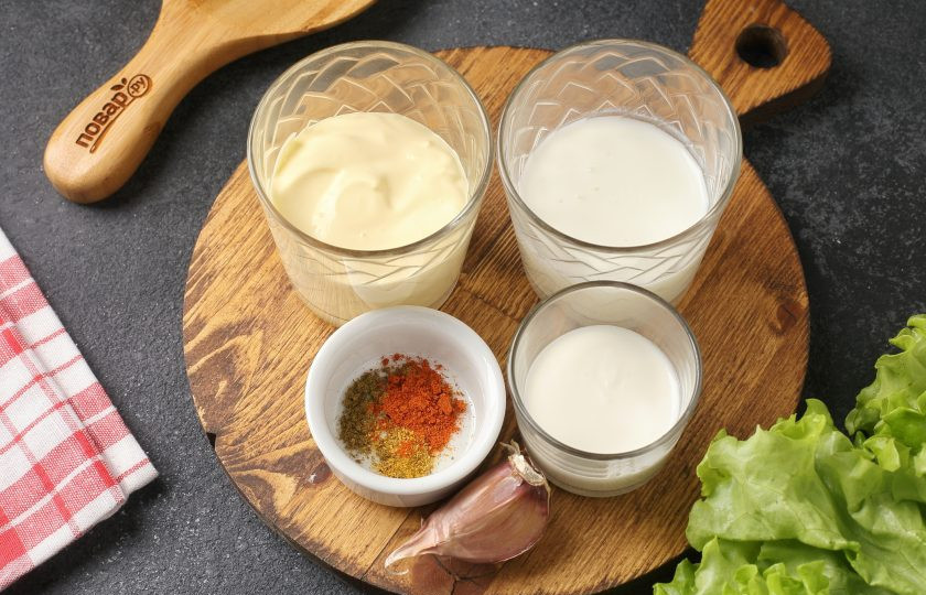 1. Этап. Настоящий соус для шавермы: Подготовьте все ингредиенты.