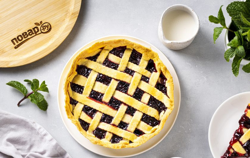 1. Этап. Вегетарианский пирог с вишней: Вегетарианский пирог с вишней готов, приятного аппетита!