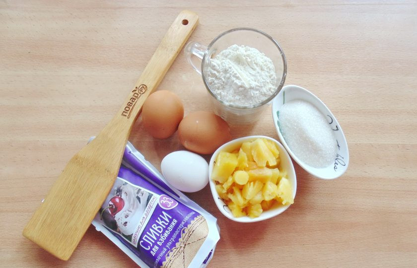 1. Этап. Торт со сливками и ананасами: Подготовьте ингредиенты для приготовления торта.