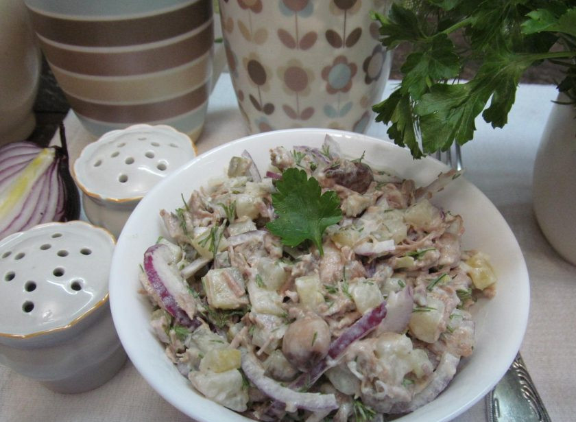 1. Этап. Салат Цада: Салат перемешайте и подавайте к столу.