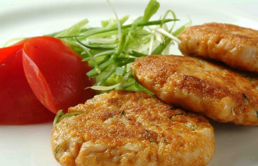 1. Этап. Котлеты из филе курицы: 6. Вот и все, котлеты из филе курицы готовы! Можно накрывать на стол и подавать блюдо. Приятного аппетита!