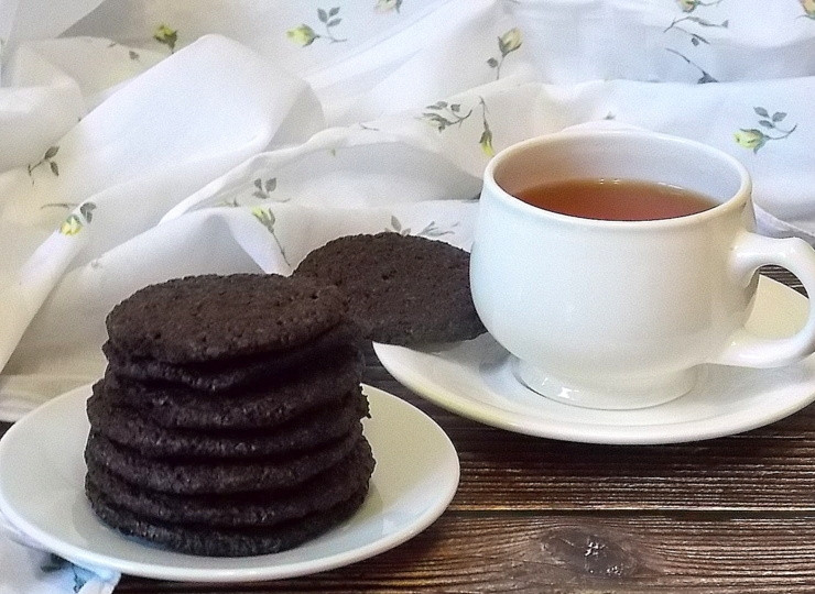 1. Этап. Шоколадное печенье Вафли: Выньте, остудите и снимите с коврика. Подавайте.