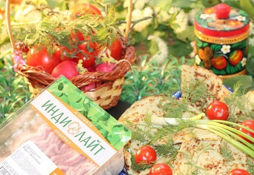 1. Этап. Капустники с индейкой: 15. Подаем капустники посыпав измельченным укропом со сметаной. Приятного аппетита!