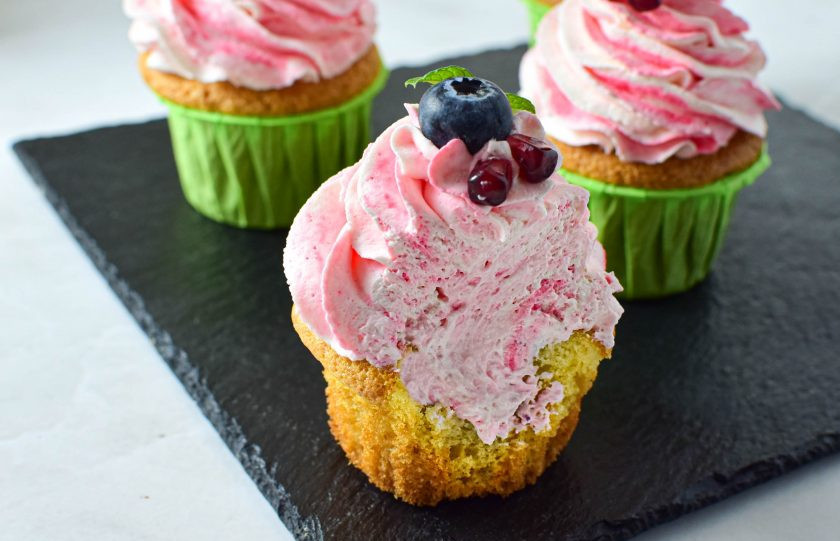 1. Этап. Ванильные кексы с кремом: Очень нежно и вкусно!