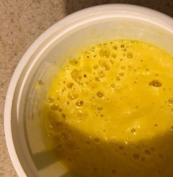 1. Этап. Желе Солнечный зайчик с ананасовым смузи: 3. Измельчаем ананас блендером.