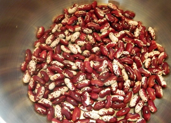 1. Этап. Польский мясной кекс: 1. Фасоль необходимо замочить на ночь или минимум на 4 часа, а затем отварить до готовности.