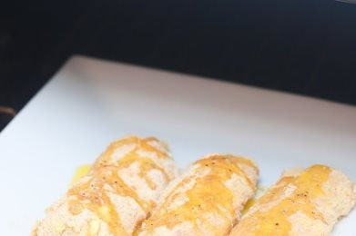 1. Этап. Запеченная треска в панировке: Сложите рыбу на застеленный бумагой для выпечки противень. Отправьте в разогретую до 180 градусов духовку на 25-30 минут.