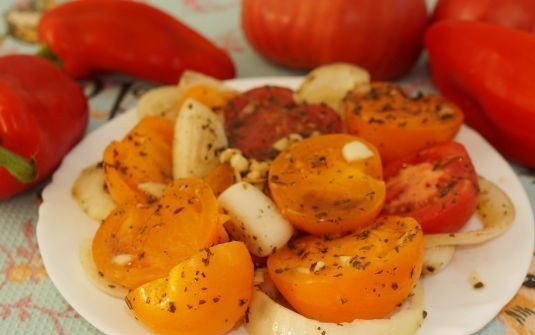 1. Этап. Ароматная закуска из помидоров: Через 2 дня ароматная закуска будет готова. Приятной дегустации!