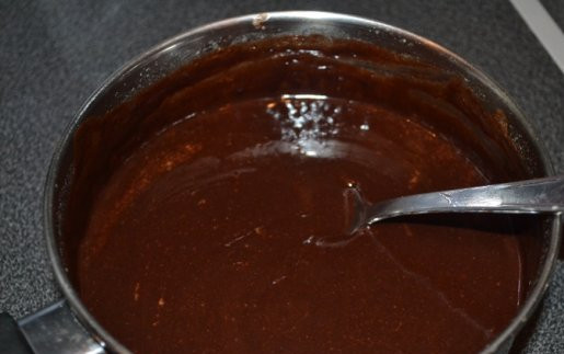 1. Этап. Кекс мраморный в мультиварке: 6. Тщательно смешать все, чтобы тесто было однородным, без комков.