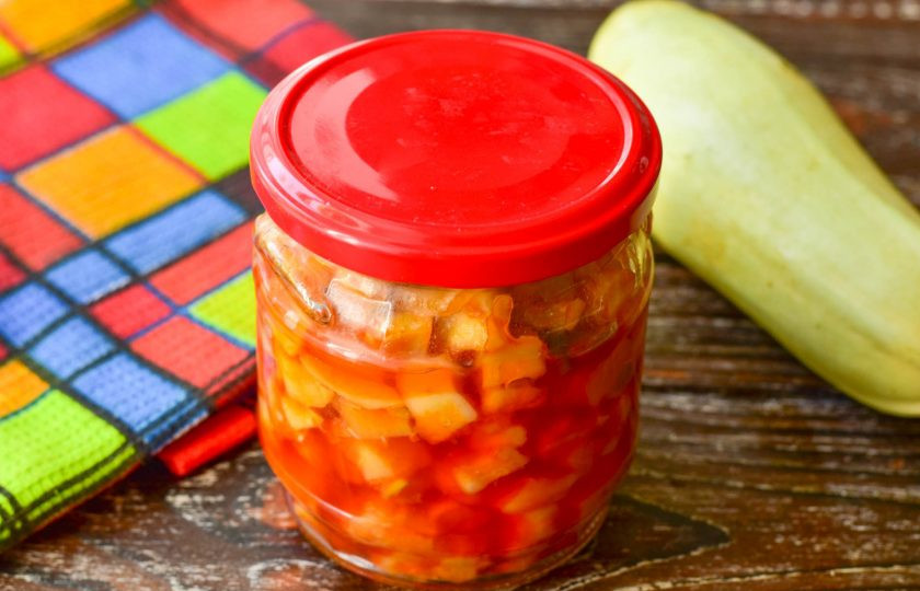 1. Этап. Лечо Оранжевое лето: Закрутите ее плотно крышкой. Храните готовое лечо в темном и прохладном месте.