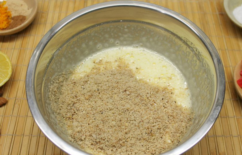 1. Этап. Нюрнбергский пряник: Добавляем молотый миндаль или миндальную муку.