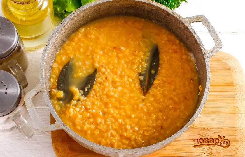 1. Этап. Перепелка с чечевицей: Как только чечевица будет готова, выключите нагрев и удалите лавровые листья.