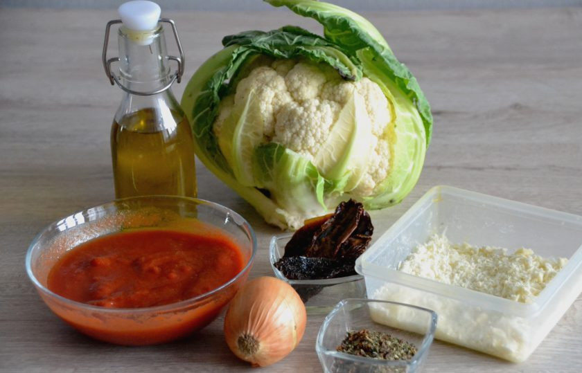 1. Этап. Цветная капуста по-итальянски: Подготовьте ингредиенты.