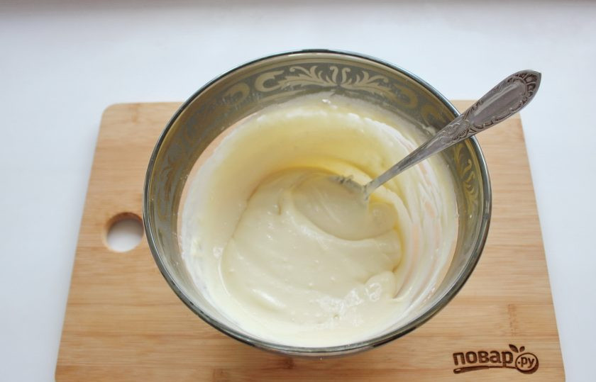 1. Этап. Пирог Стеганое одеяло: Перемешайте, светлое тесто готово.