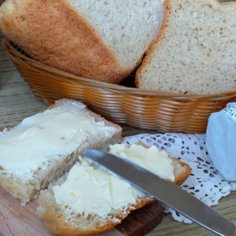 Хлеб на свежих дрожжах в хлебопечке