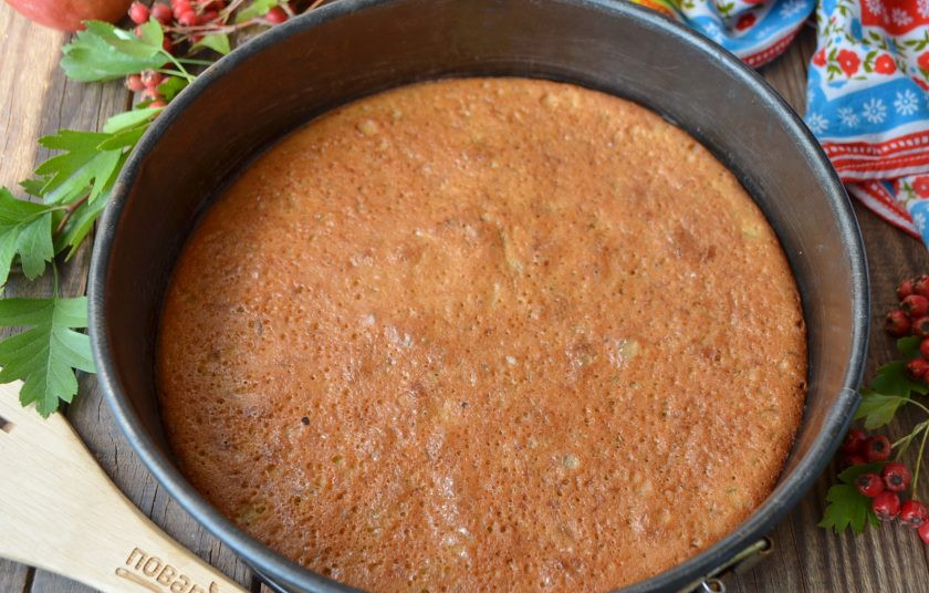 1. Этап. Пирог из кабачков и яблок: Готово! Остудите пирог прямо в форме.