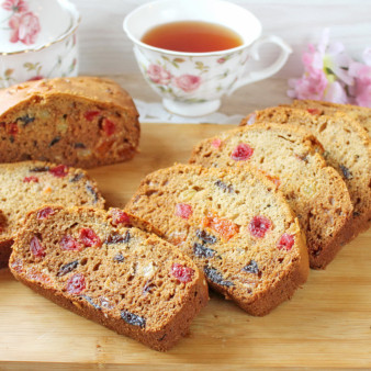 Постный медовый пирог с сухофруктами