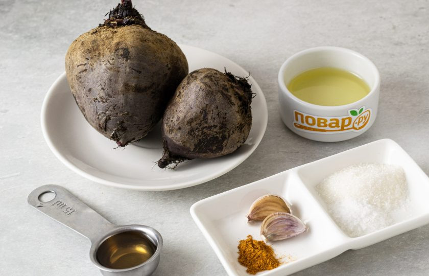 1. Этап. Острый свекольный салат: Подготовьте все ингредиенты.