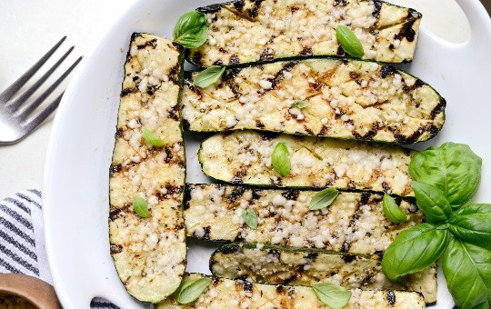 1. Этап. Цукини на гриле с чесноком и сыром: 7. А перед подачей дополните зеленью. Приятного аппетита!