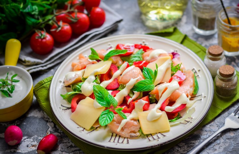 1. Этап. Салат с соленой красной рыбой: Приятного вам аппетита!