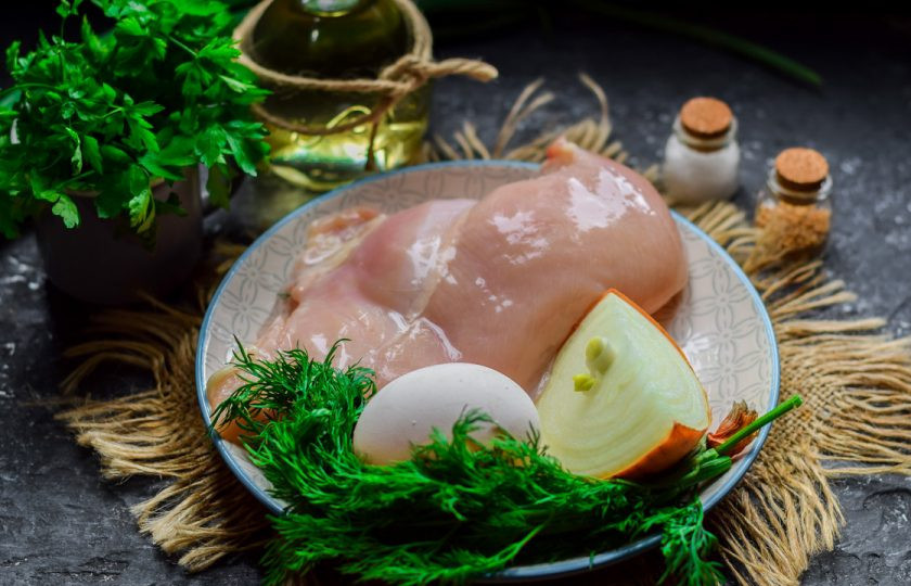 1. Этап. Куриные котлеты с укропом: Подготовьте ингредиенты.