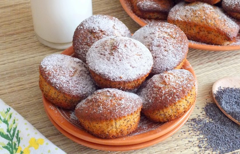 1. Этап. Кексы на кефире с маком: Приятного аппетита!