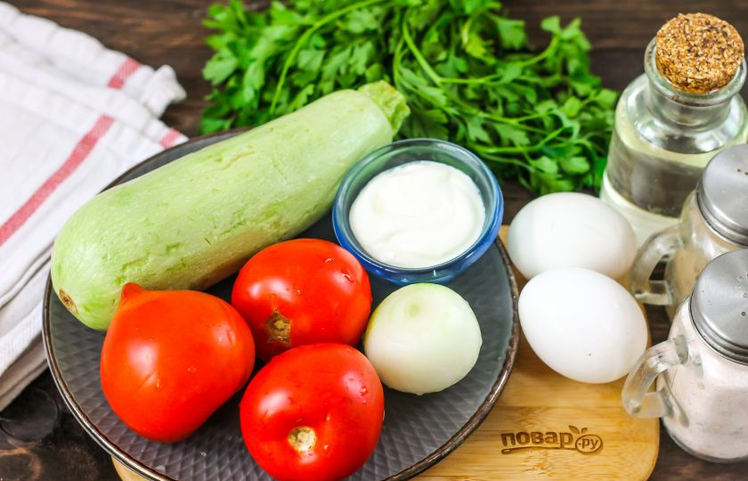 1. Этап. Овощная запеканка в микроволновке: Подготовьте указанные ингредиенты.