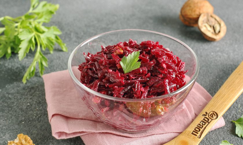 1. Этап. Диетический салат со свеклой: Приятного аппетита!