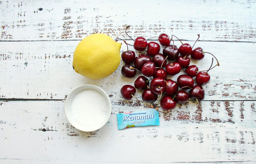1. Этап. Желе из черешни на зиму: Подготовьте все необходимые ингредиенты для приготовления желе из черешни на зиму.