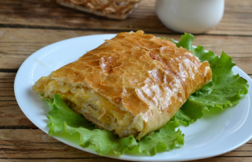 1. Этап. Рулет из рыбы с сыром: Рулет из рыбы с сыром готов. Подавайте его горячим. Приятного аппетита!