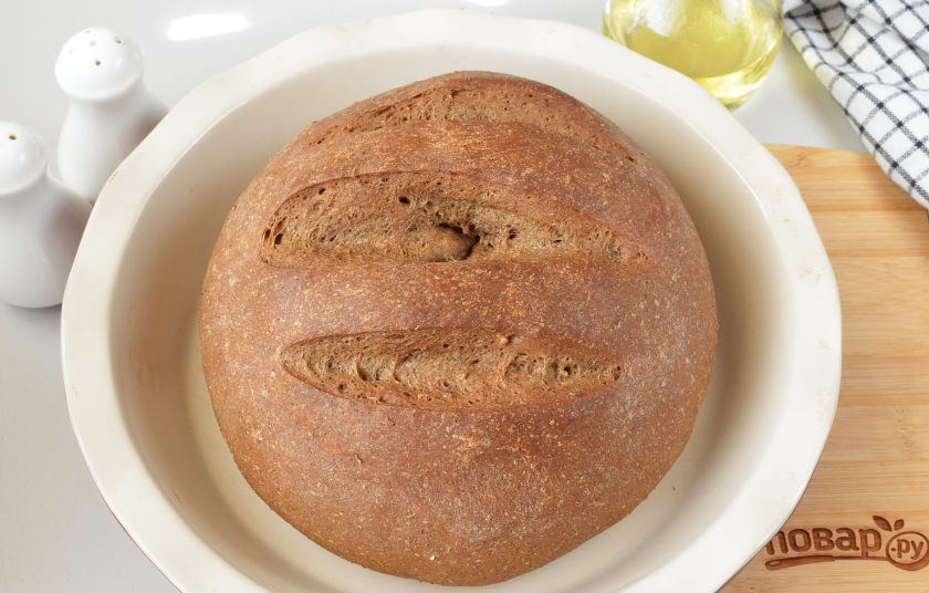 1. Этап. Рецепт хлеба с солодом: Хлебушек готов! Снимите его и остудите полностью на решетке.