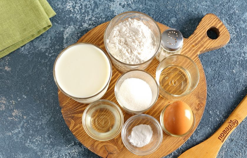 1. Этап. Пышные блинчики на кефире: Подготовьте все ингредиенты.