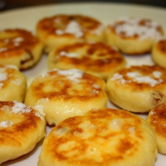 Сырники с изюмом (без яиц)