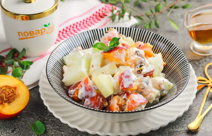 1. Этап. Фруктовый салат с дыней и нектаринами: Украсьте фруктовый салат свежей мятой или присыпьте семенами кунжута. Подайте к столу и позовите сладкоежек. Приятного вам аппетита!