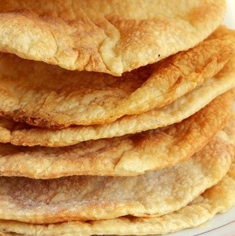 1. Этап. Торт из готового слоеного теста: 4. Вот так выглядят уже выпеченные коржи, которые будут использованы в этом простом рецепте торта из готового слоеного теста.