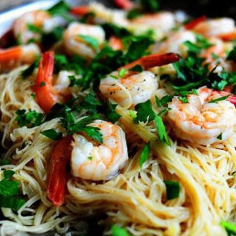 Тигровые креветки с макаронами