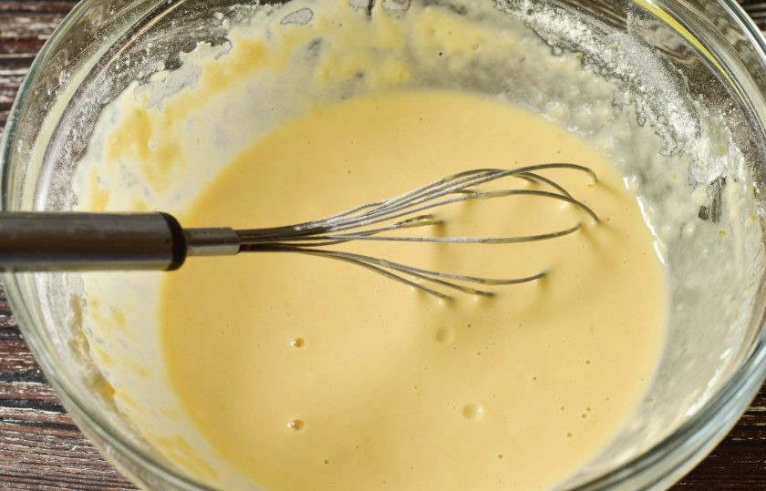 1. Этап. Якутские вафли: Теперь очень хорошо перемешайте тесто, комков в нем быть не должно.