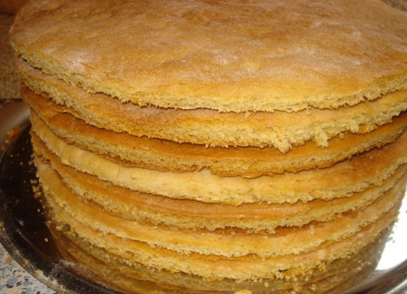 1. Этап. Торт Жак: 4. Вот такими красивыми получаются коржи. Я обычно выпекаю их до золотистого цвета.