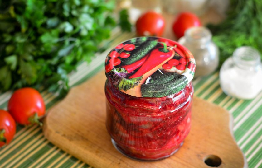 1. Этап. Лечо из свеклы: Закатайте крышками и готово. Выход такого лечо - 2 банки по 450-500 грамм. Приятного аппетита!