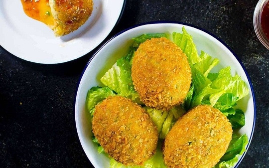 1. Этап. Яйца шотландские: 6. Вот такая красота, яйца шотландские в домашних условиях готовы и их можно подавать к столу. Приятного аппетита!