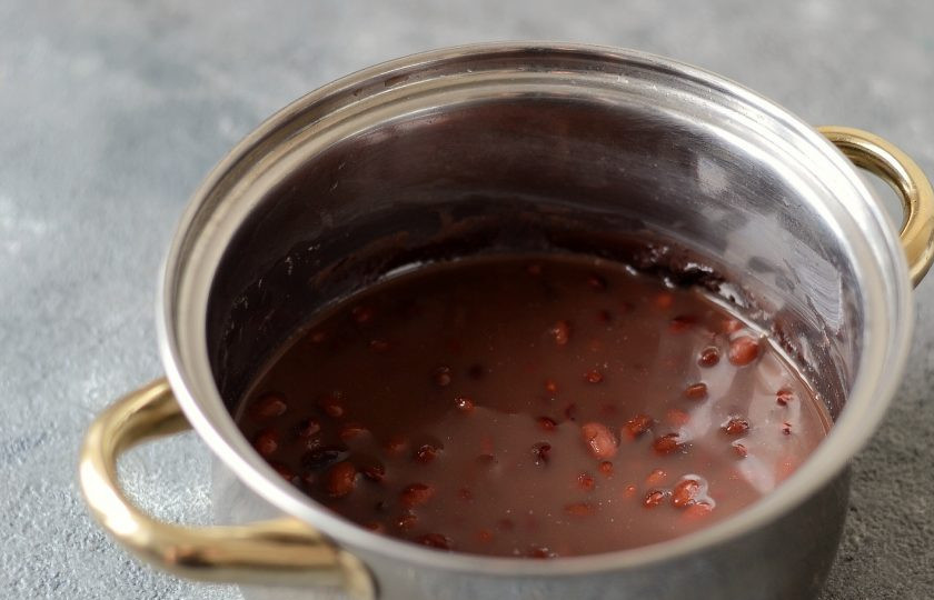 1. Этап. Киркаш: Отварите фасоль до мягкости, за 30 минут до готовности посолите.