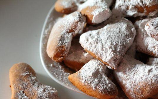 1. Этап. Томатные пряники: Пряники остудить и посыпать сахарной пудрой. Готово!