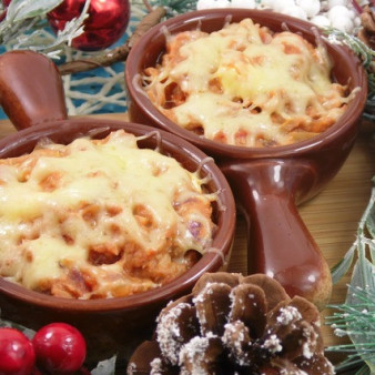 Горячая закуска из тунца с томатами